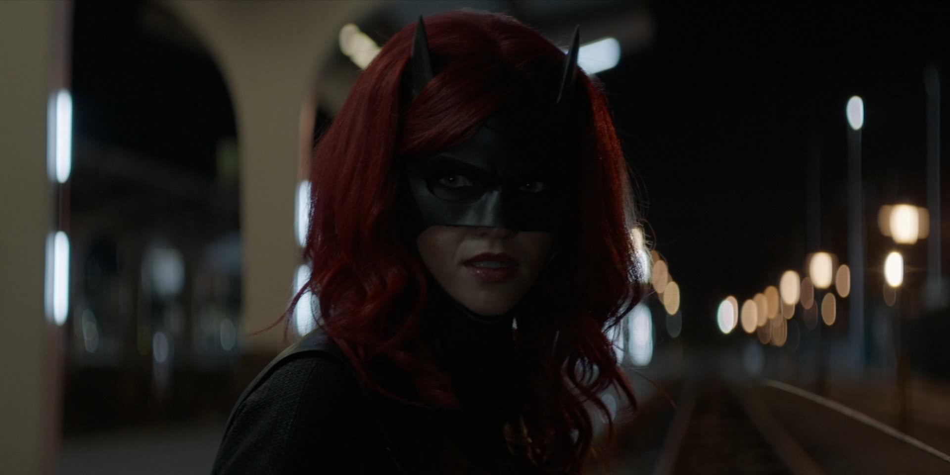 Batwoman 110 How Queer Everything Is Today Batwoman110 0104 Tv Gallery 7644